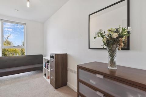 3 bedroom maisonette for sale, Olympian Way, London SE10