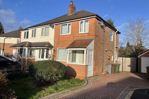 3 bedroom semi-detached house to rent, Solihull B90