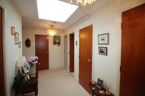 3 bedroom flat for sale, The Majestic, North Promenade, Lytham St. Annes, Lytham St. Annes, FY8 2LZ