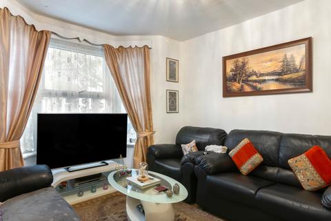 2 bedroom terraced house for sale, Goldsmith Road, London E17