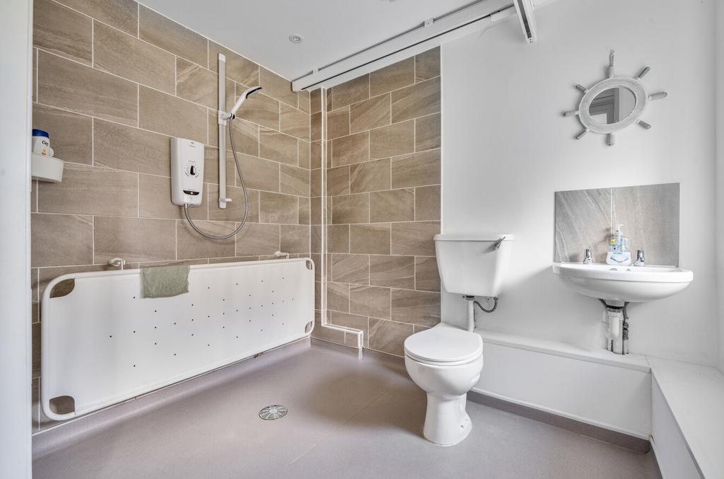 1313836 13 685988...