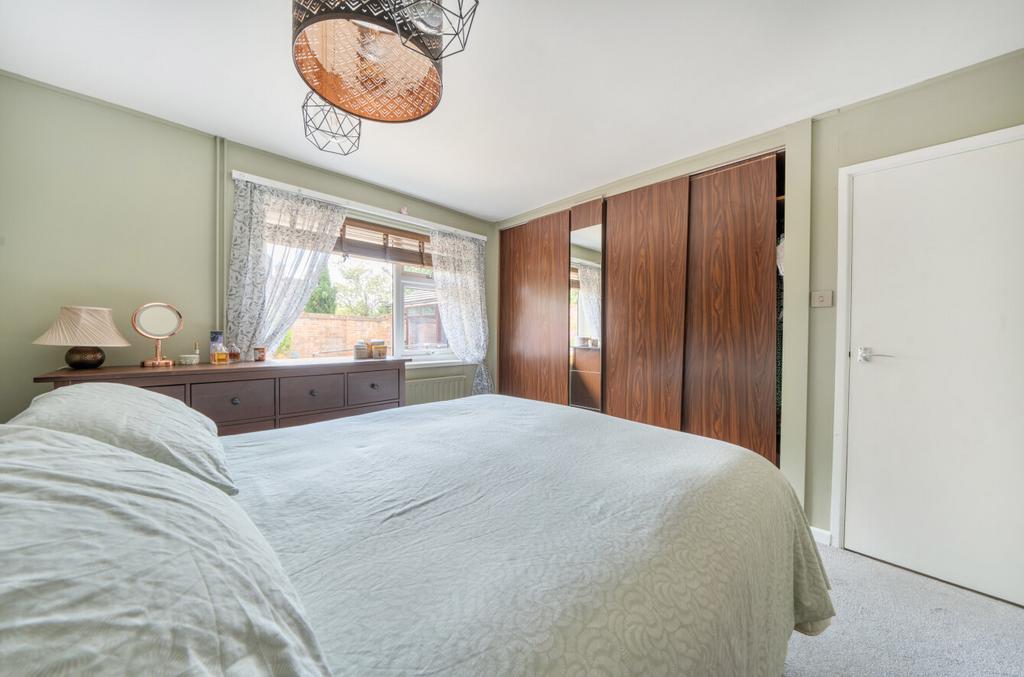 1313836 22 685989...