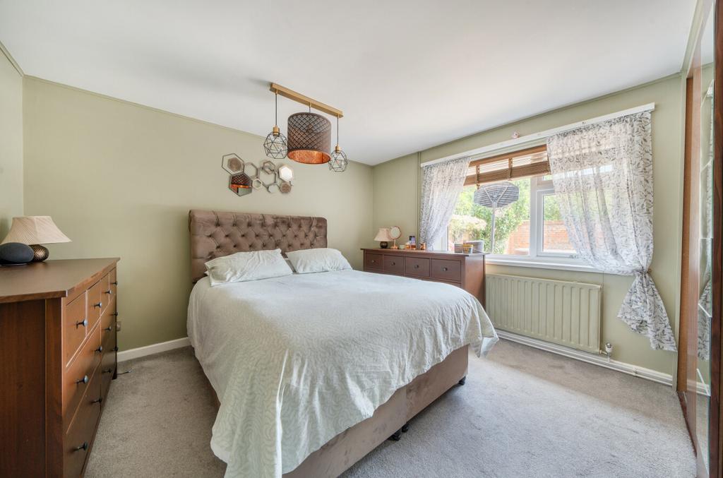 1313836 21 685989...