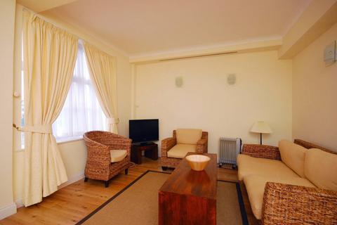 2 bedroom flat to rent, Carrington House, Mayfair, London, W1J