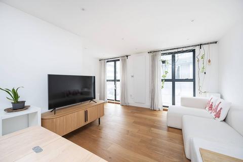 2 bedroom flat to rent, Umberston Street, Aldgate, LONDON, E1