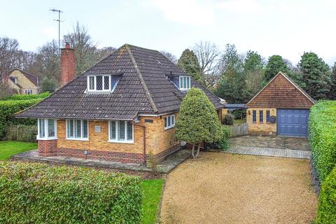 3 bedroom detached house for sale, Woodstock, West Clandon, GU4