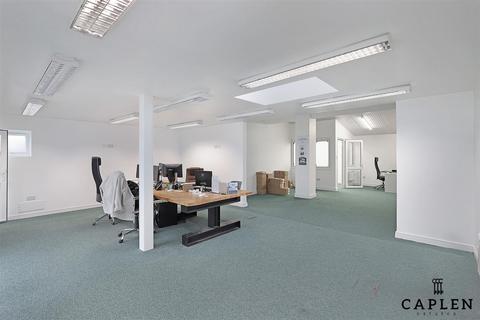 Office to rent, Uplands Road, Epping