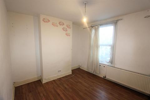 27 Chamberlain Road, Chatham, ME4 5HT