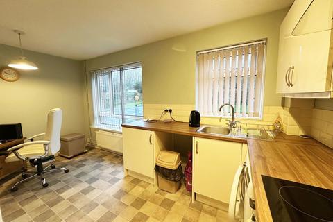 3 bedroom semi-detached house for sale, Horsecastle Farm Road, Yatton