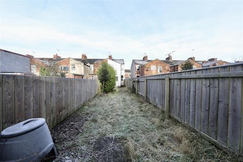 2 bedroom end of terrace house for sale, Reynoldson Street, Hull