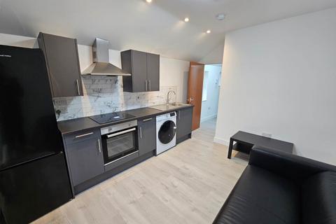 1 bedroom flat to rent, Kincraig Street, Roath