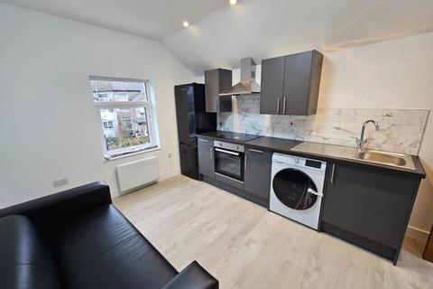 1 bedroom flat to rent, Kincraig Street, Roath