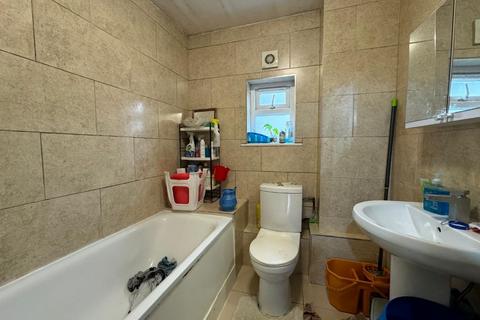 1 bedroom flat for sale, Flat D, 9-11 Adine Road, Plaistow, London, E13 8LL