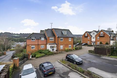 2 bedroom flat for sale, Loudwater,  Buckinghamshire,  HP10