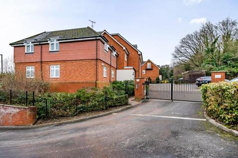 2 bedroom flat for sale, Loudwater,  Buckinghamshire,  HP10