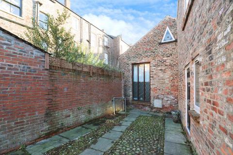 1 bedroom townhouse for sale, Priory Street, York