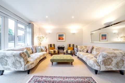 4a Acacia Avenue, Ruislip, HA4 8RG