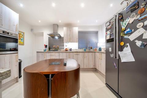 4a Acacia Avenue, Ruislip, HA4 8RG