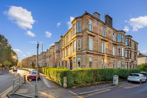 3 bedroom flat to rent, Tantallon Road, Flat 1/1, Shawlands, Glasgow, G41 3JP