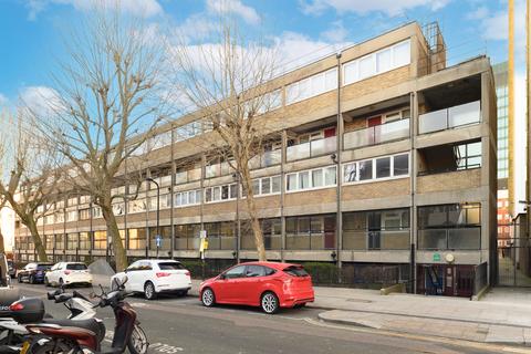 2 bedroom flat for sale, Doric Way, London