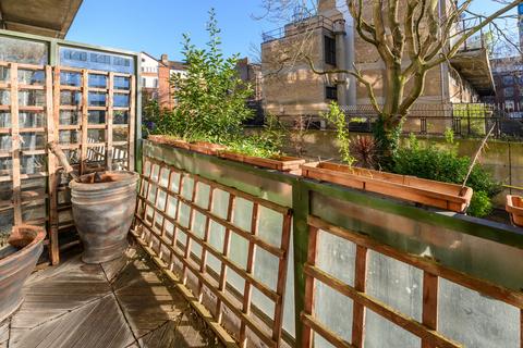 2 bedroom flat for sale, Doric Way, London