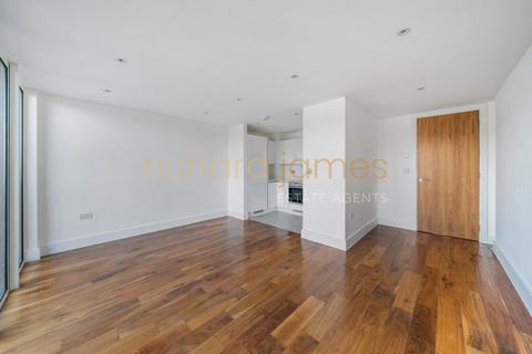 2 bedroom apartment to rent, Flower Lane, Mill Hill, NW7