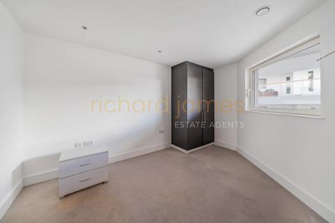 2 bedroom apartment to rent, Flower Lane, Mill Hill, NW7