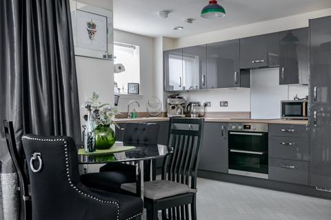 Flat 2, 1 Broomview Path, Edinburgh, EH11 4FH