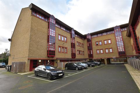 1 bedroom apartment for sale, London Road, Romford, Essex