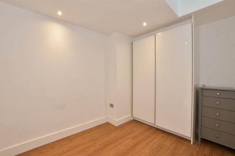 1 bedroom apartment for sale, London Road, Romford, Essex