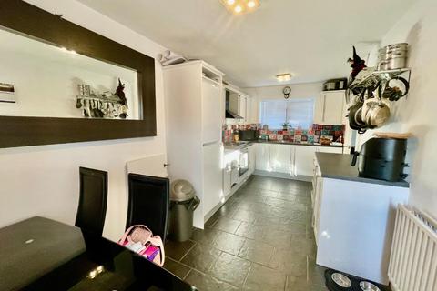 2 bedroom terraced house for sale, Hillcrest, Stevenage