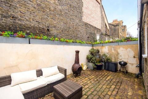 3 bedroom terraced house for sale, Shipton Street, London, E2