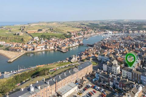 6 bedroom house for sale, Crescent Place, Whitby