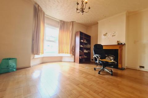 2 bedroom flat to rent, Fairfield Road, London