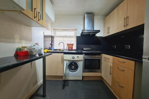 2 bedroom flat to rent, Fairfield Road, London