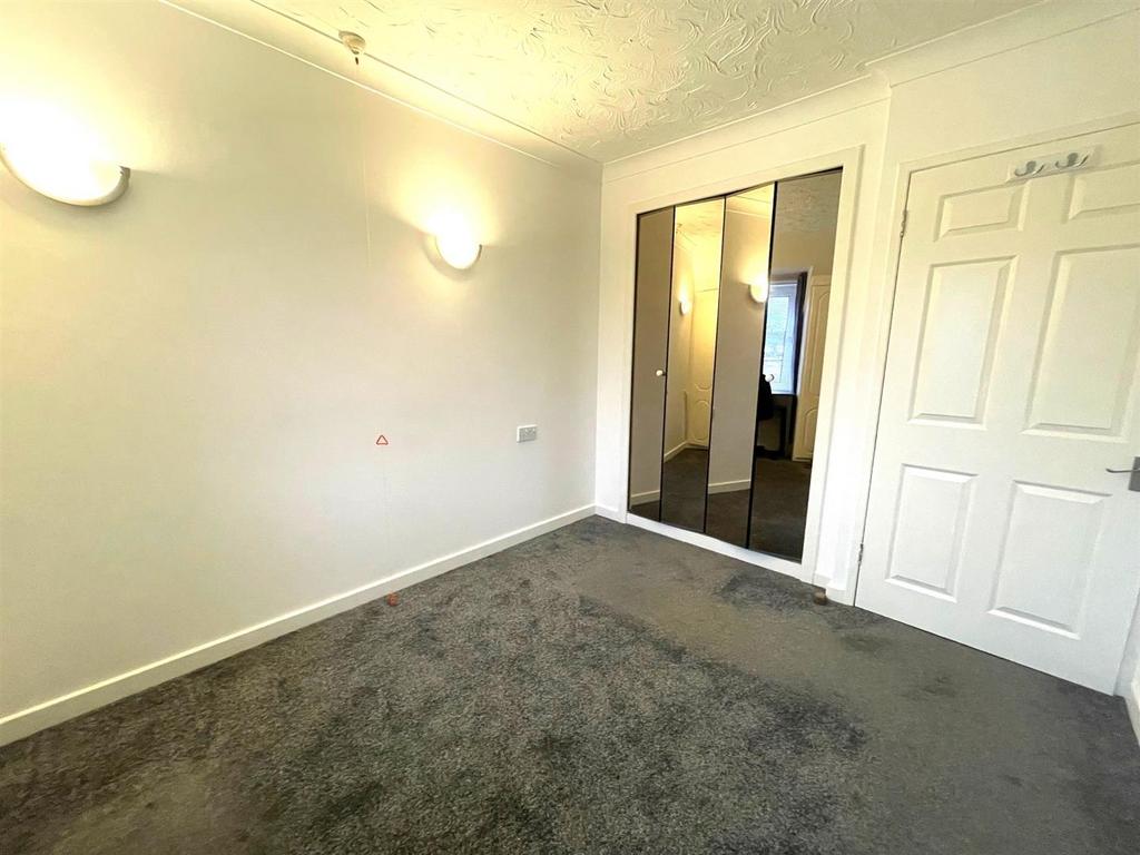 Bedroom 1 Alternate.jpg