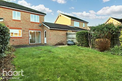 3 bedroom semi-detached house for sale, Serpentine Close, Stevenage