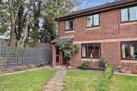 8 Camelot Close, Hereford, HR4 9XH