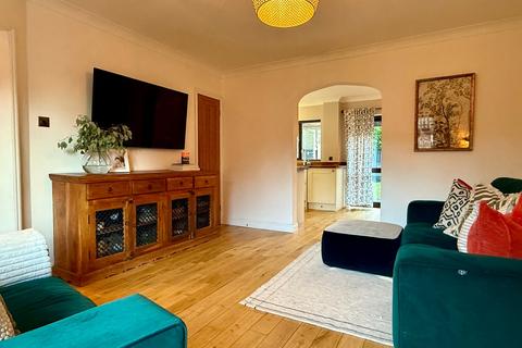 8 Camelot Close, Hereford, HR4 9XH