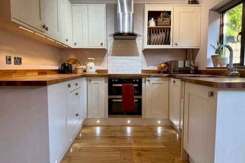 8 Camelot Close, Hereford, HR4 9XH