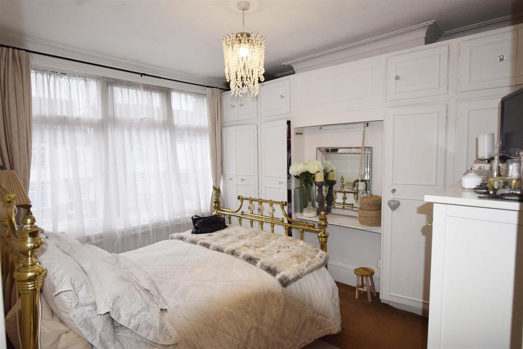 Bedroom 1 copy.jpg