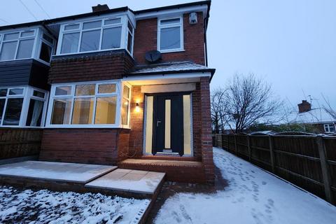 3 bedroom semi-detached house to rent, Abbotts Drive, Stoke-on-Trent, ST1