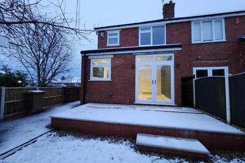 3 bedroom semi-detached house to rent, Abbotts Drive, Stoke-on-Trent, ST1