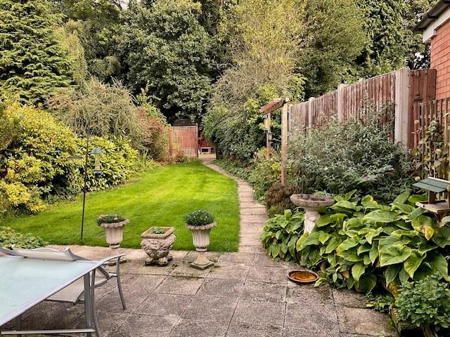 Rear garden 2.jpg