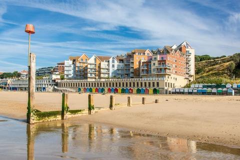 2 bedroom flat to rent, Honeycombe Beach, Bournemouth