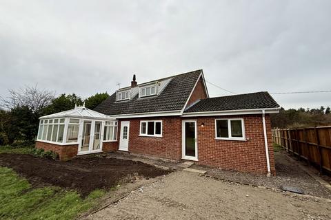 3 bedroom chalet for sale, Wroxham Road, Norwich NR13