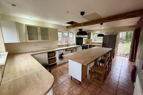 3 bedroom chalet for sale, Wroxham Road, Norwich NR13