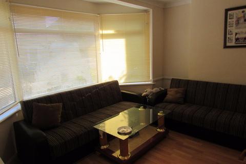 2 bedroom flat to rent, Whalebone Grove,  Romford, RM6