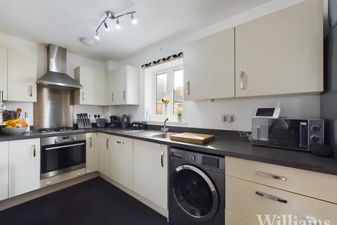 2 bedroom flat for sale, Alma Street, Aylesbury HP18