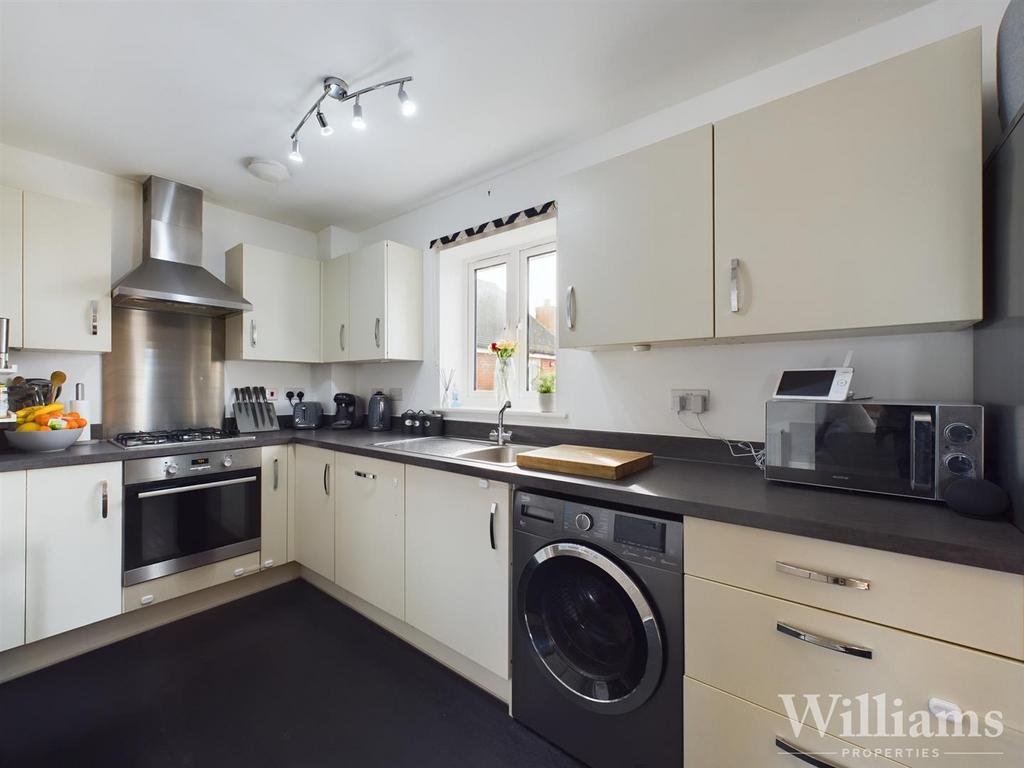 CAM02962 G0-PR0070-STILL007.png